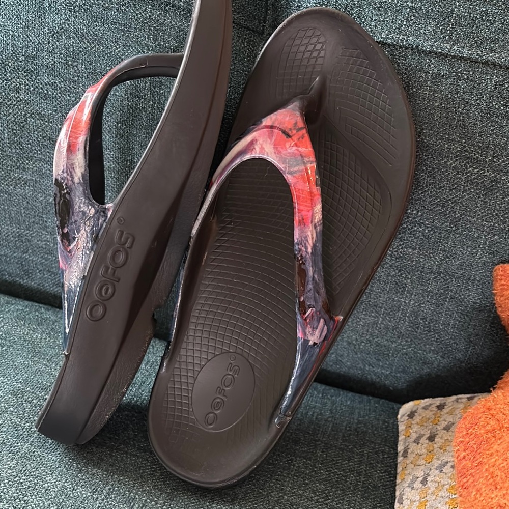 OOFOS Women's Sandals - Black and Red